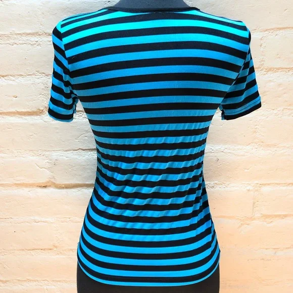 ❤️‍🔥SOLD❤️‍🔥 🔹VTG Striped Top🔹 - Picture 4 of 8